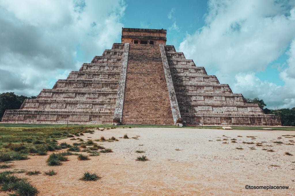 探索墨西哥奇琴伊察的玛雅遗迹。阅读它的历史，旅游提示和行程安排。bob娱乐游戏平台快速游览奇琴伊察，现代世界的奇观之一。