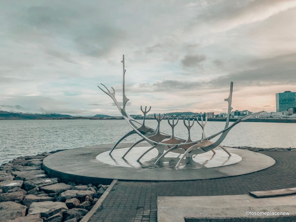 在雷克雅未克获得20+免费的事情做，完美的停留在雷克雅未克一天的行程或更多。这是游览冰岛的一种经济实惠的方式。