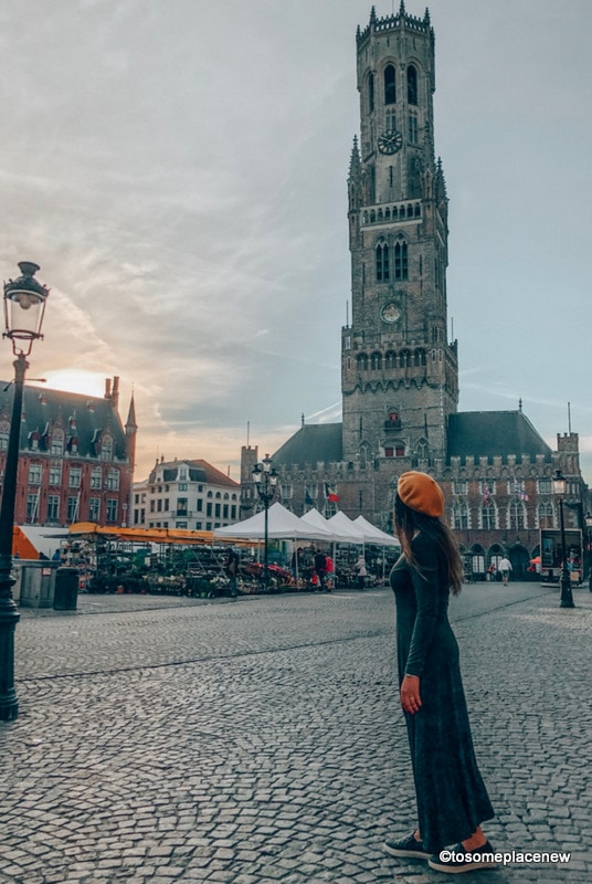 贝尔福塔-准备好在布鲁日的一天行程中被姜饼屋、中世纪市场广场、浪漫运河之旅、比利时华夫饼和啤酒之旅迷住吧。