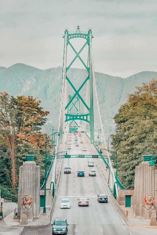 加拿大卑诗省温哥华狮门大桥入口
