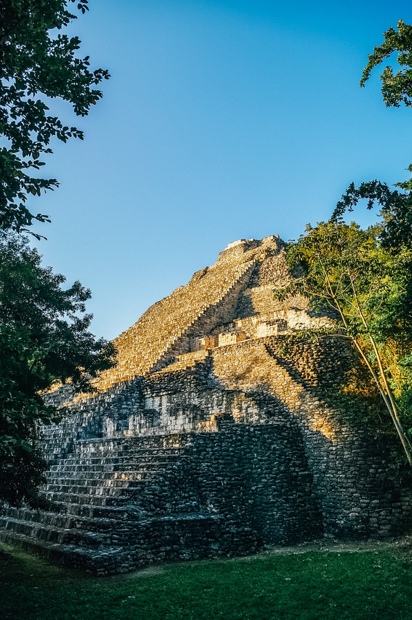 墨西哥贝肯古城的金字塔废墟