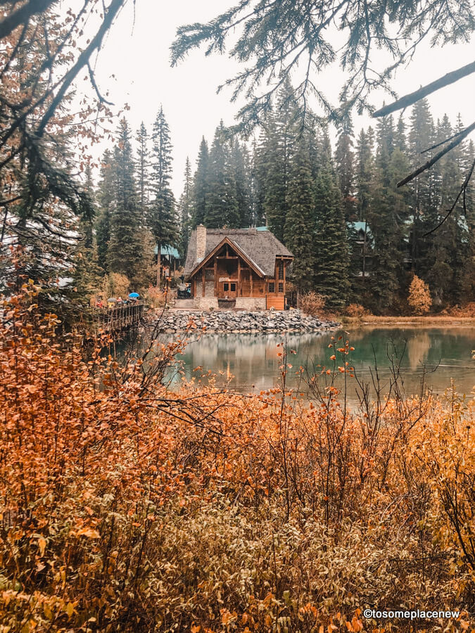 翡翠湖小屋:秋季摄影创意