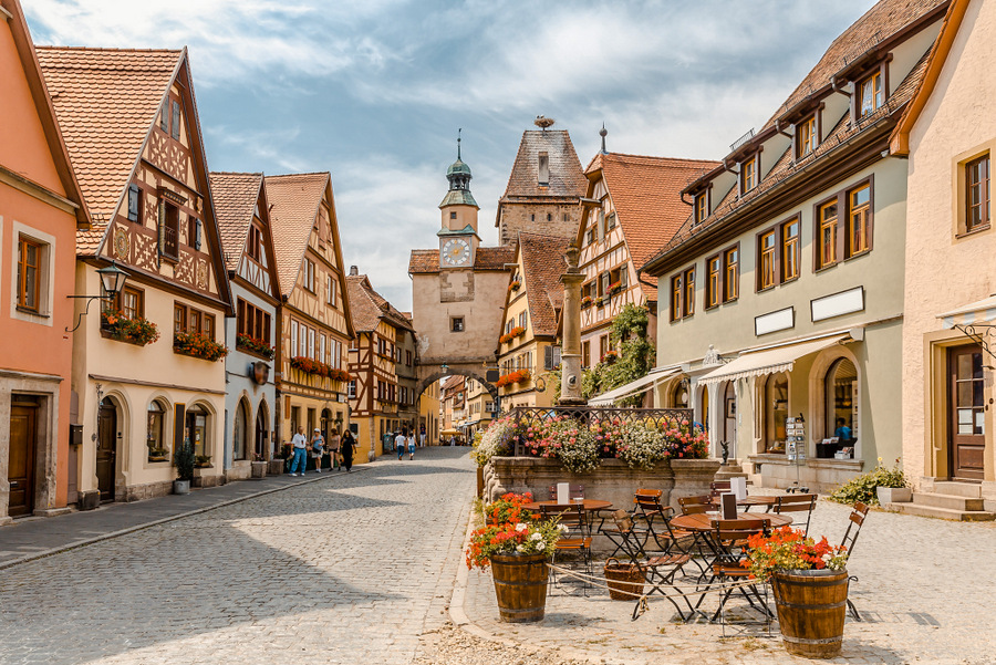 德国巴伐利亚州弗兰科尼亚州陶贝尔河畔罗滕堡历史小镇的美丽景色