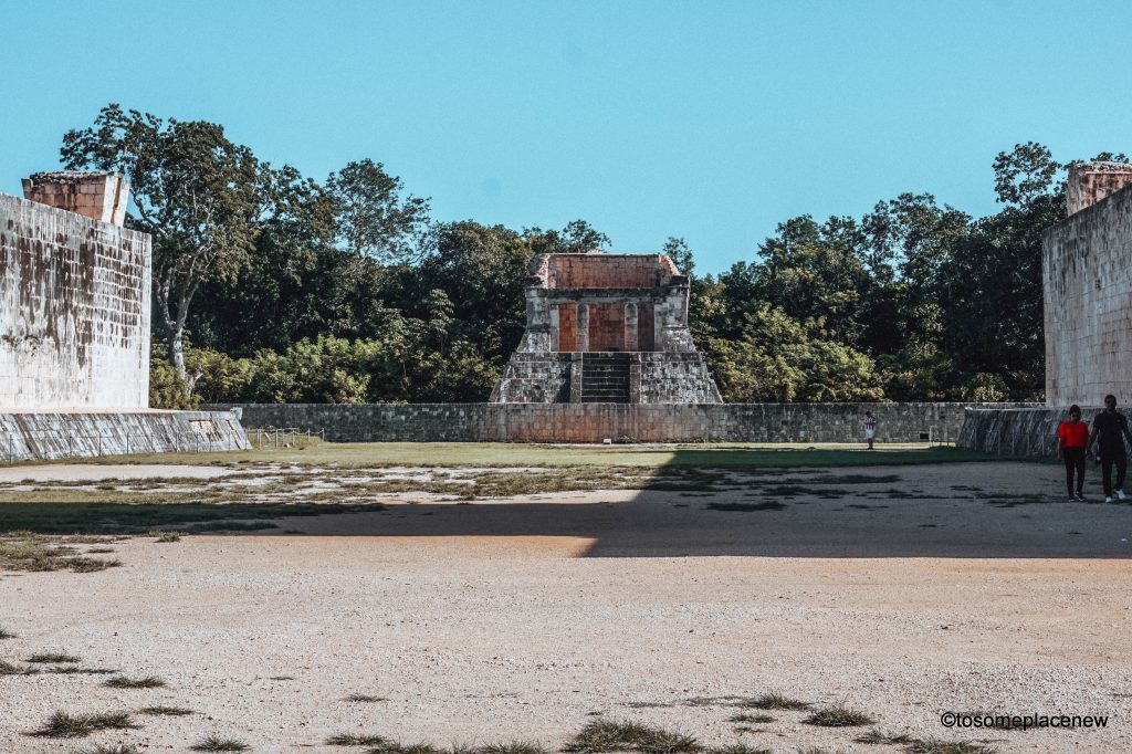 探索墨西哥奇琴伊察的玛雅遗迹。阅读它的历史，旅游提示和行程安排。bob娱乐游戏平台快速游览奇琴伊察，现代世界的奇观之一。