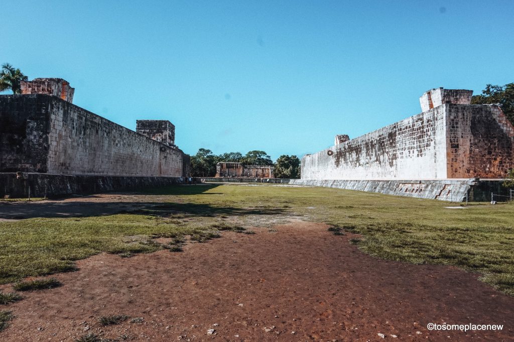 奇琴伊察的大球场。探索墨西哥奇琴伊察的玛雅遗迹。阅读它的历史，旅游提示和行程安排。bob娱乐游戏平台快速游览奇琴伊察，现代世界的奇观之一。