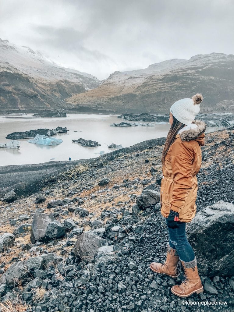 追逐瀑布和北极光，泡在地热温泉，见马和蓬松的羊，探索雷克雅未克多彩的小路，在3天的冰岛旅程中