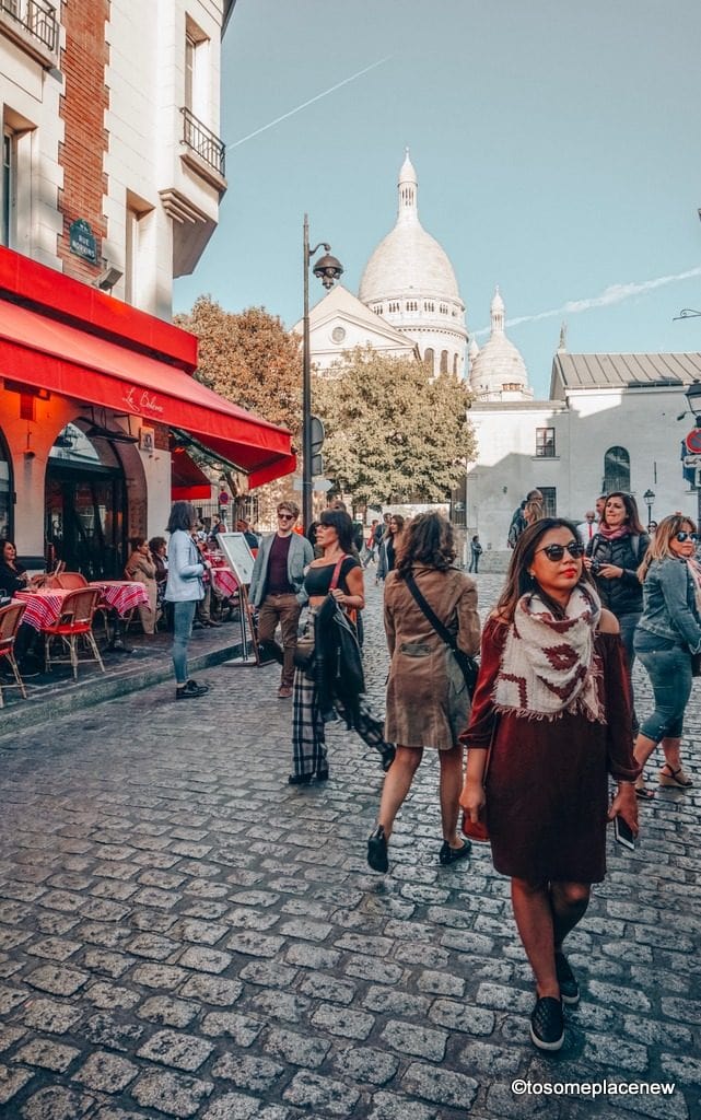 巴黎度假的最佳拍照地点。这份清单对第一次来的游客来说是理想的，其中包括巴黎城市指南，帮助你规划梦想中的欧洲之旅。这些巴黎摄影创意涵盖了埃菲尔铁塔、卢浮宫等美丽的地方，以及在法国巴黎做的其他很棒的事情，以获得最好的巴黎Instagram照片分享。这是为第一次来的游客准备的15个最佳巴黎Instagram景点。
