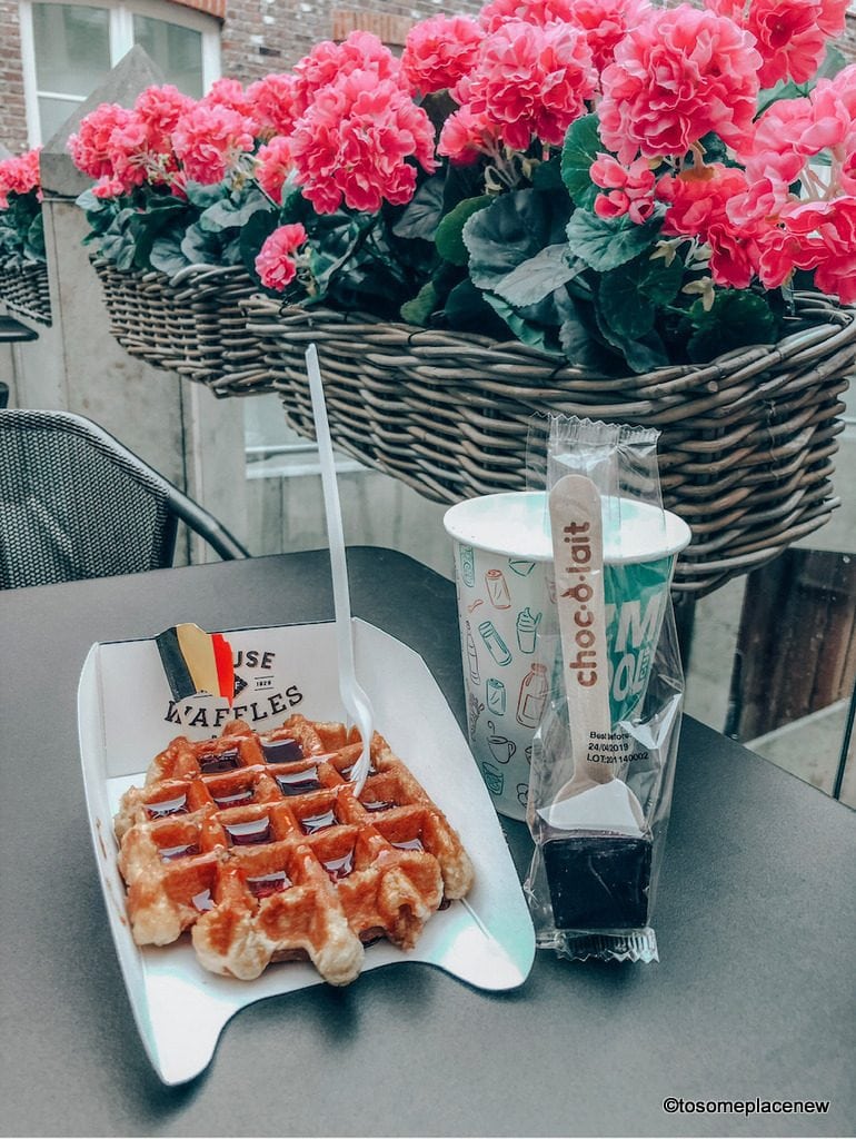 华夫饼屋。在布鲁日的一天行程中，准备好被姜饼屋、中世纪市场广场、浪漫运河之旅、比利时华夫饼和啤酒之旅迷住吧。