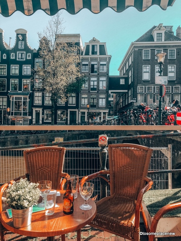运河边的阿姆斯特丹
