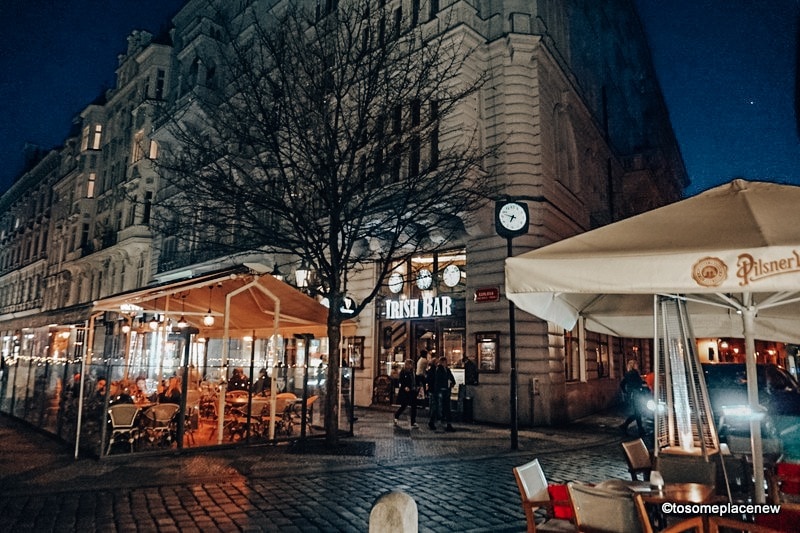 获得3月和4月布拉格的终极指南和可做的事情。看看复活节市场，探索城市的亮点。