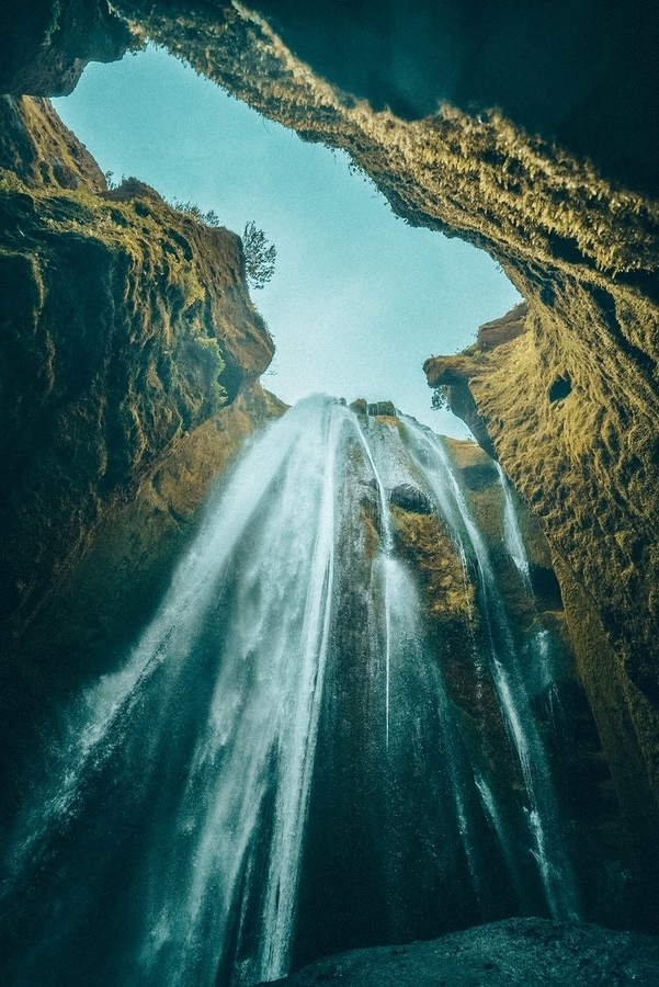 雷克雅未克附近令人叹为观止的冰岛瀑布