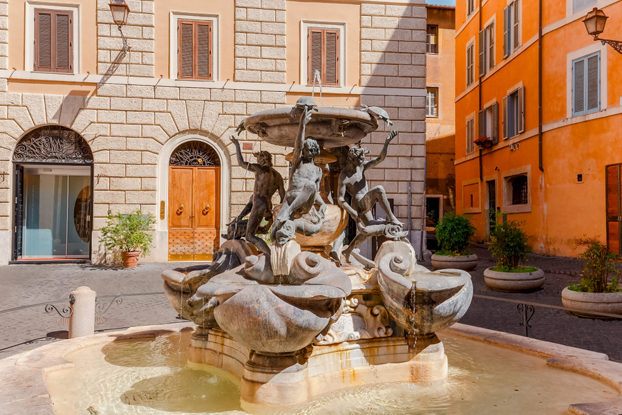 罗马著名的海龟喷泉:马泰广场